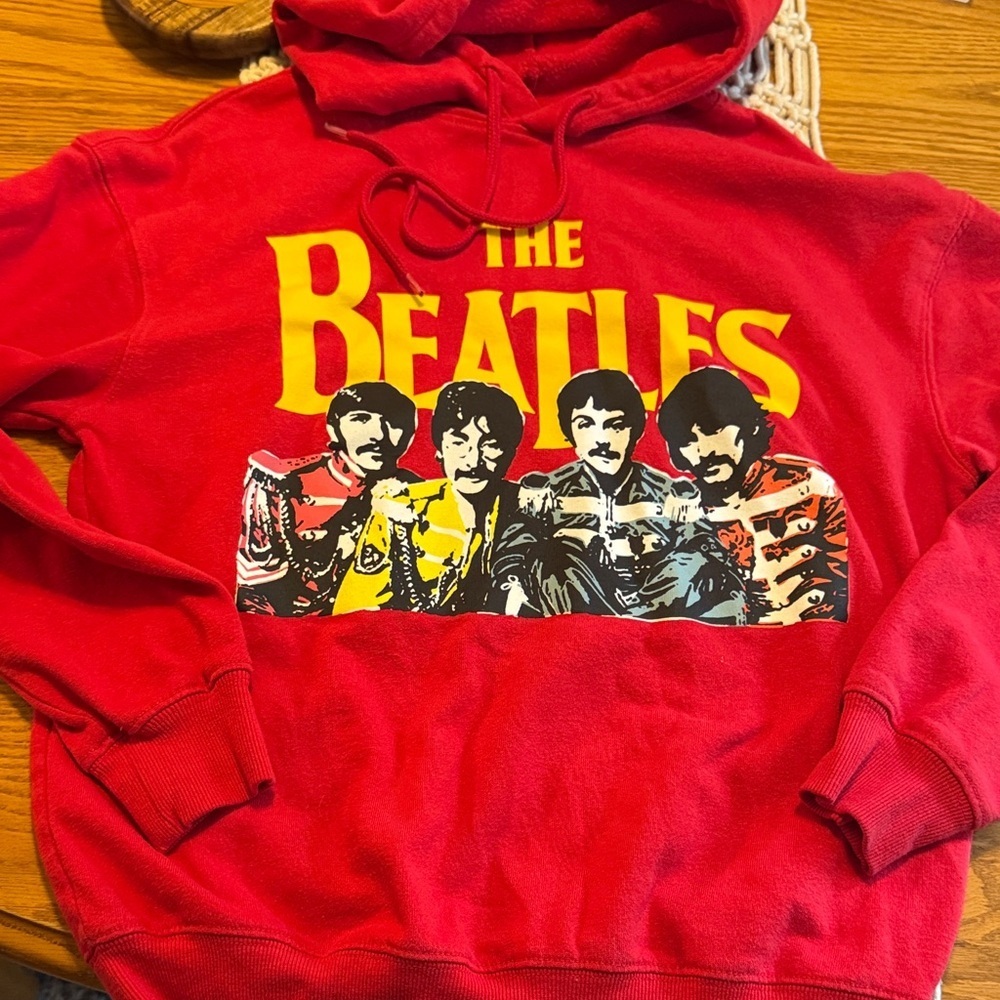 The Beatles Red and Yellow Graphic Sweatershirt hoodie size x‎ small